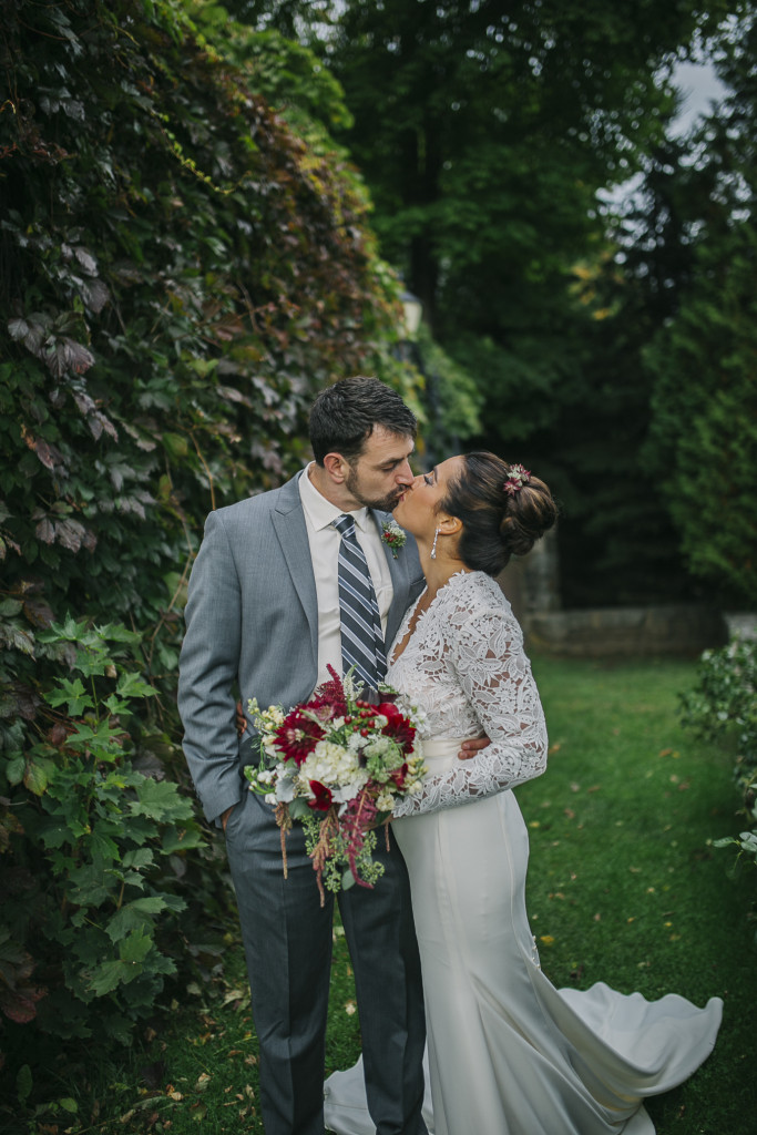 camden amphitheatre wedding photographer maine 167